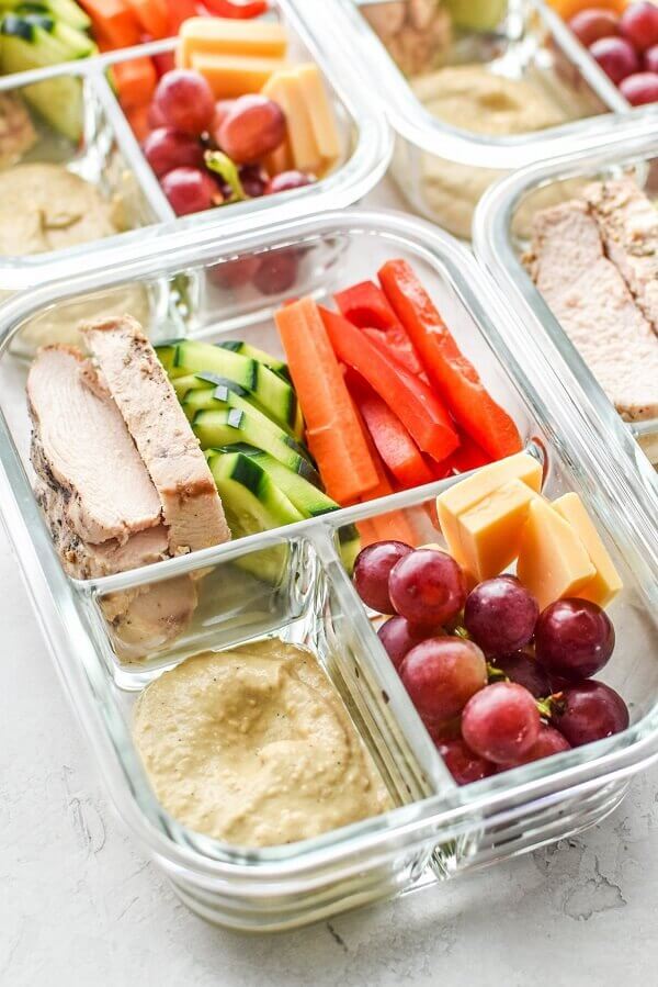 These incredibly healthy meal prep ideas are perfect to make ahead on a lazy Sunday! Quick and easy meals are ready in 30 minutes or less so you can save time and prepare delicious meals for the whole family.
